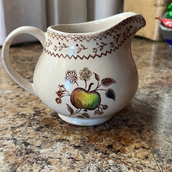 Other - English creamer with fruit